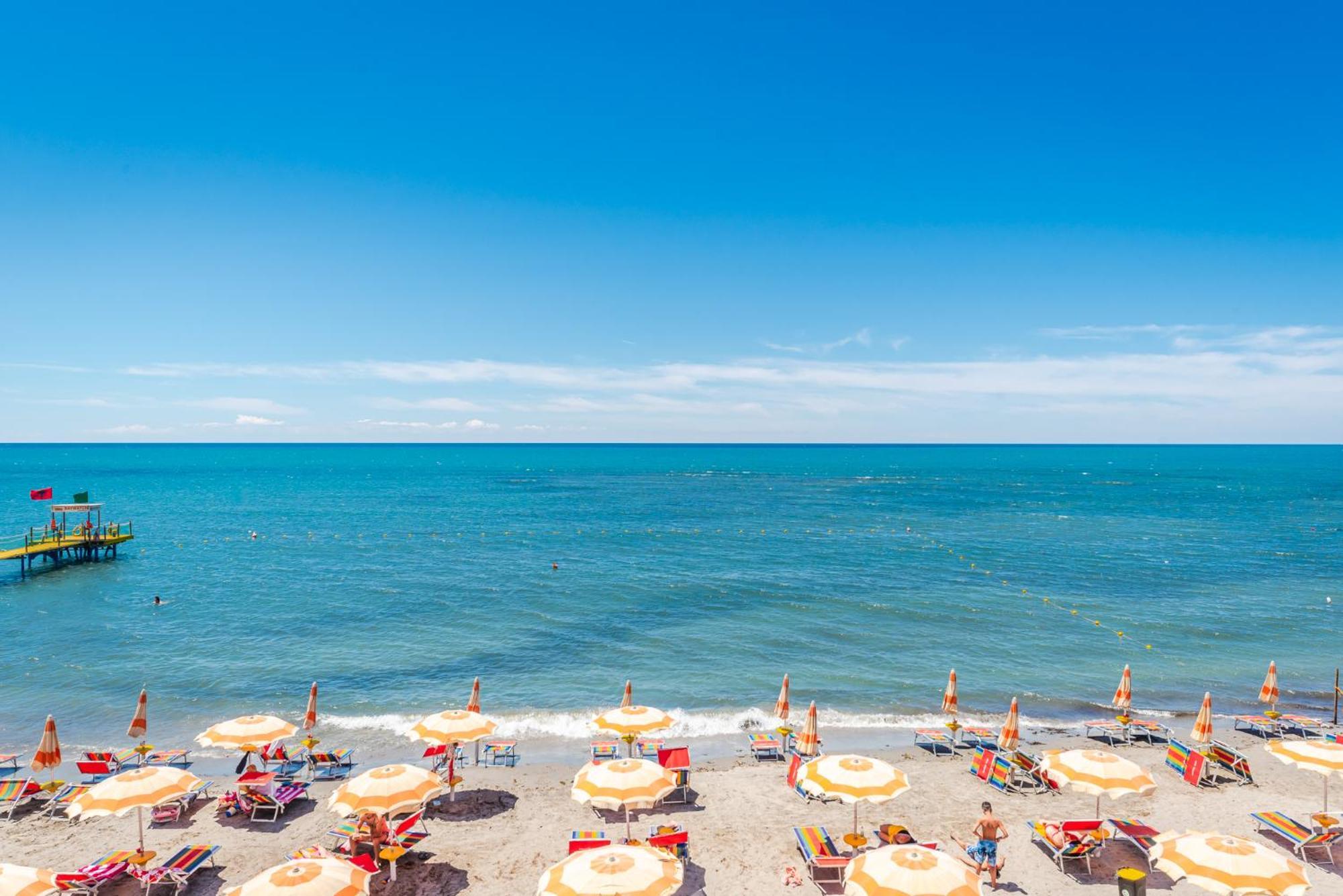 Aragosta Hotel Durres Exterior photo