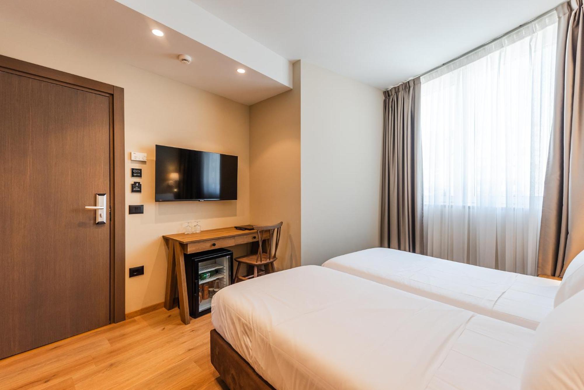 Aragosta Hotel Durres Exterior photo