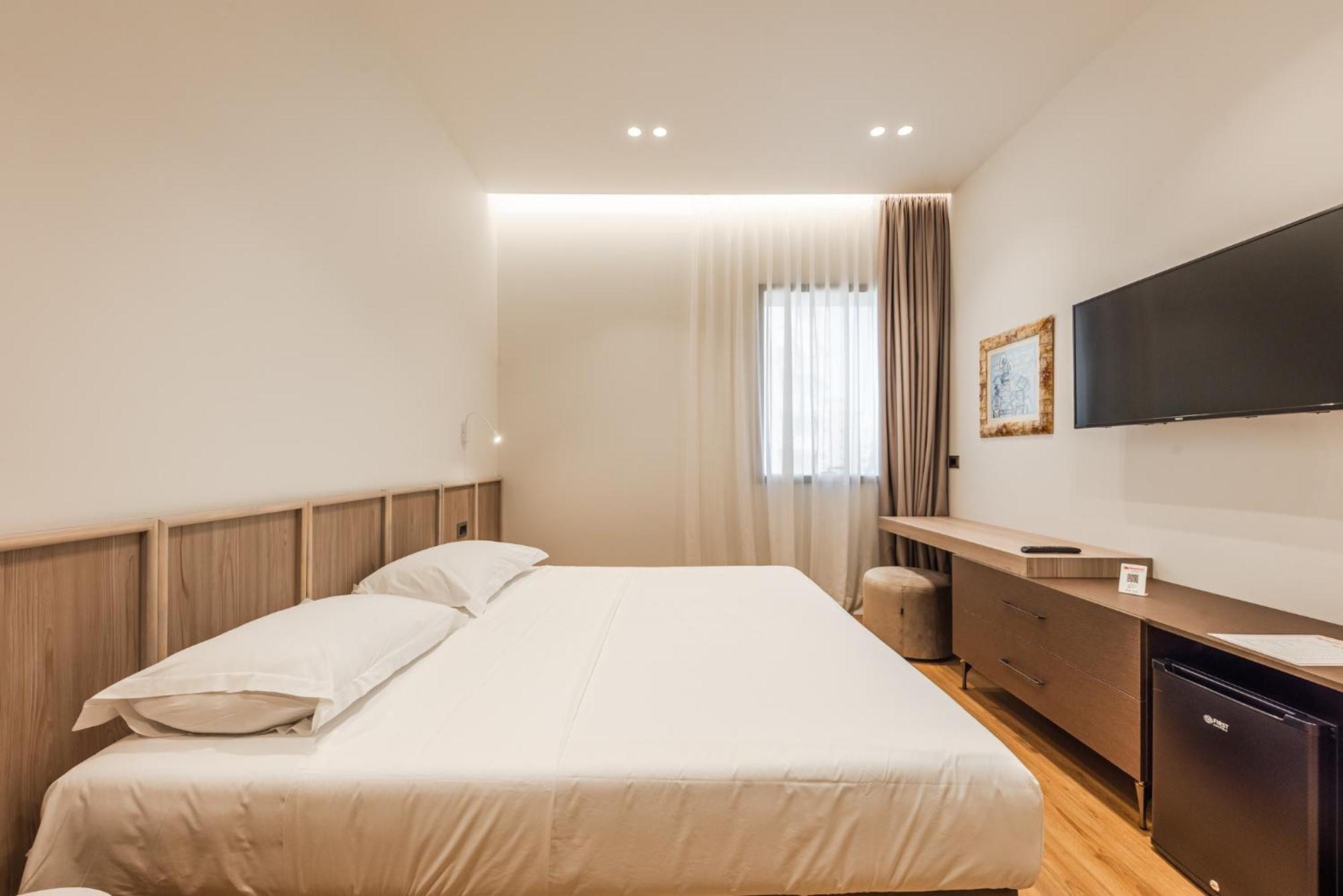 Aragosta Hotel Durres Exterior photo