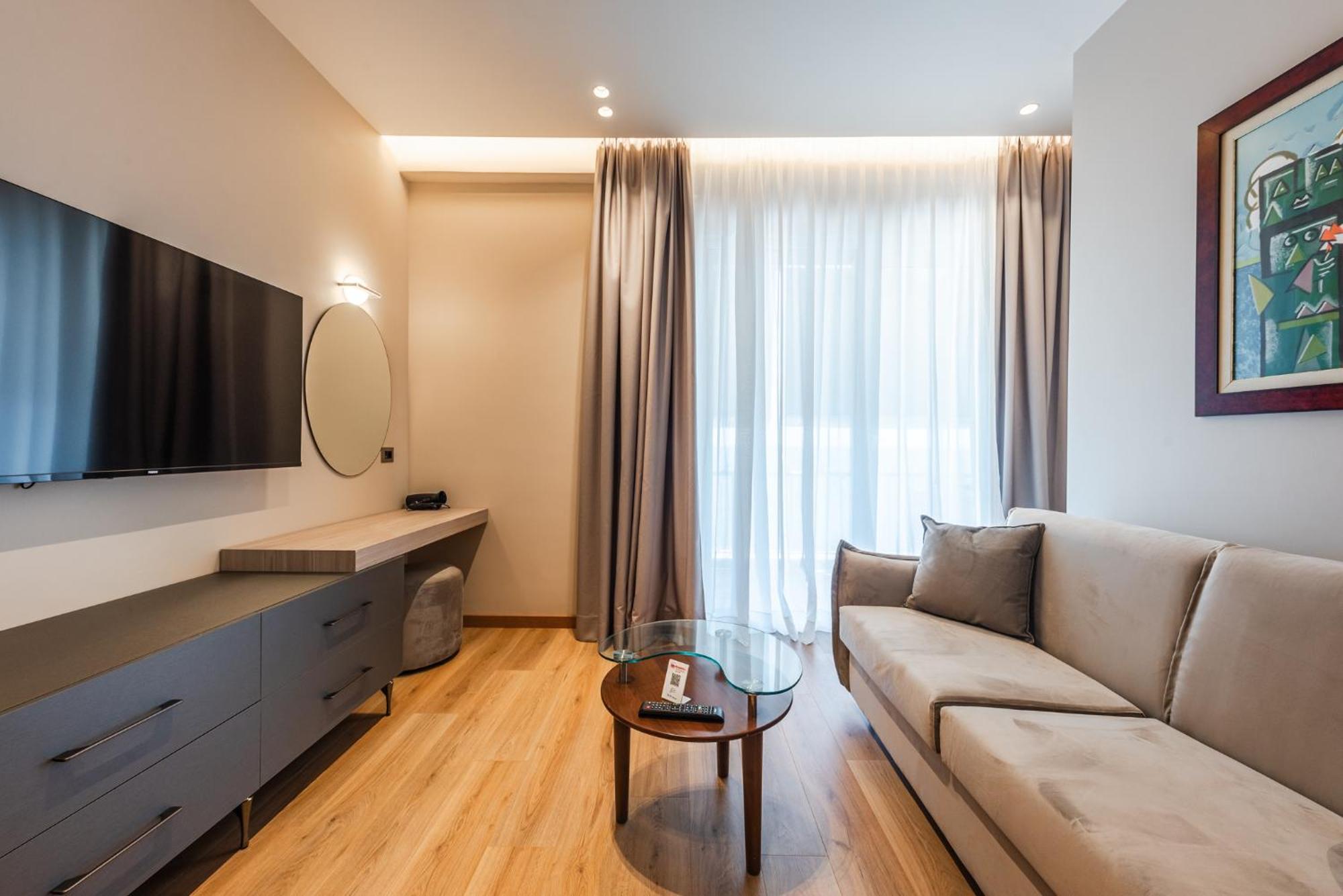 Aragosta Hotel Durres Exterior photo