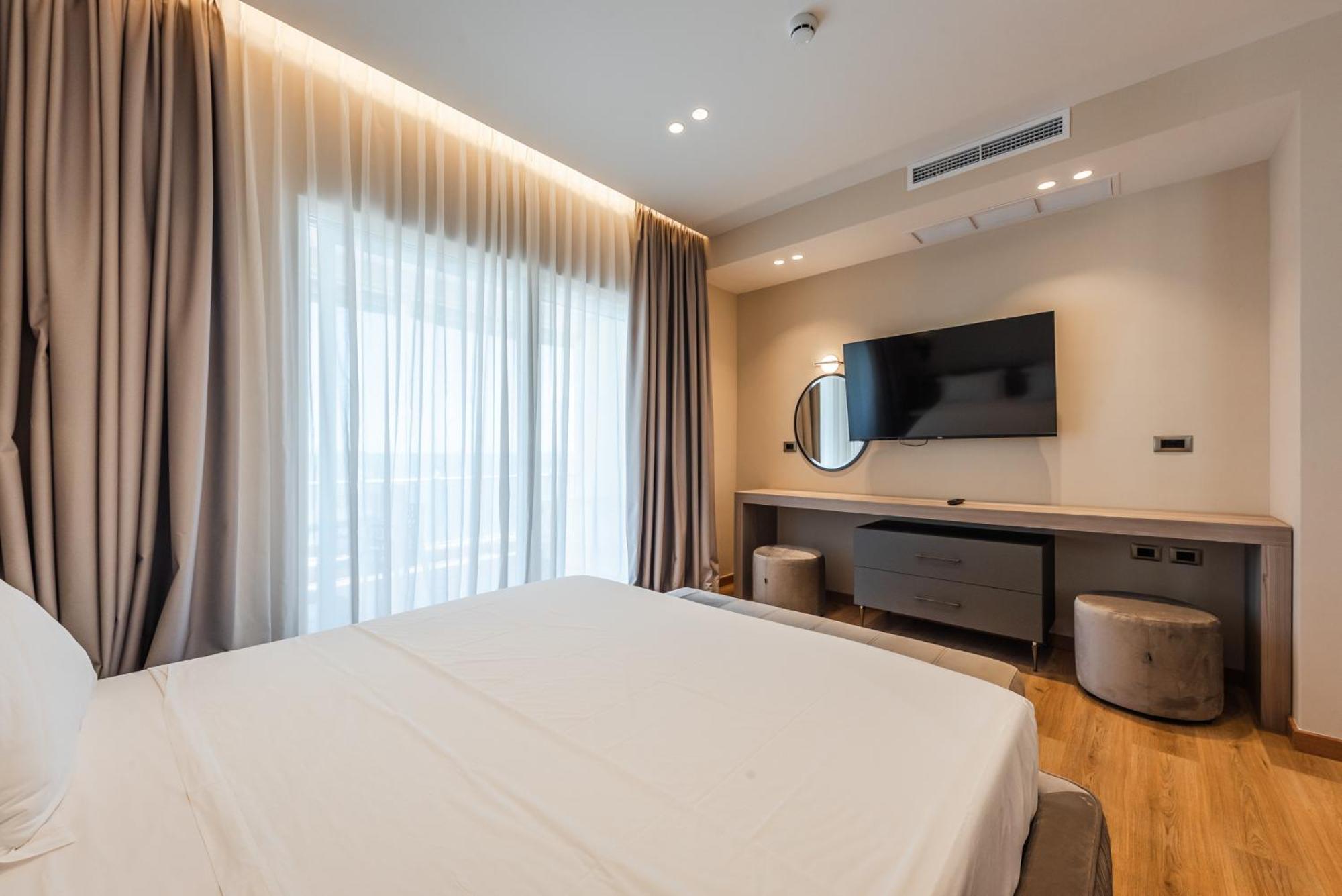 Aragosta Hotel Durres Exterior photo