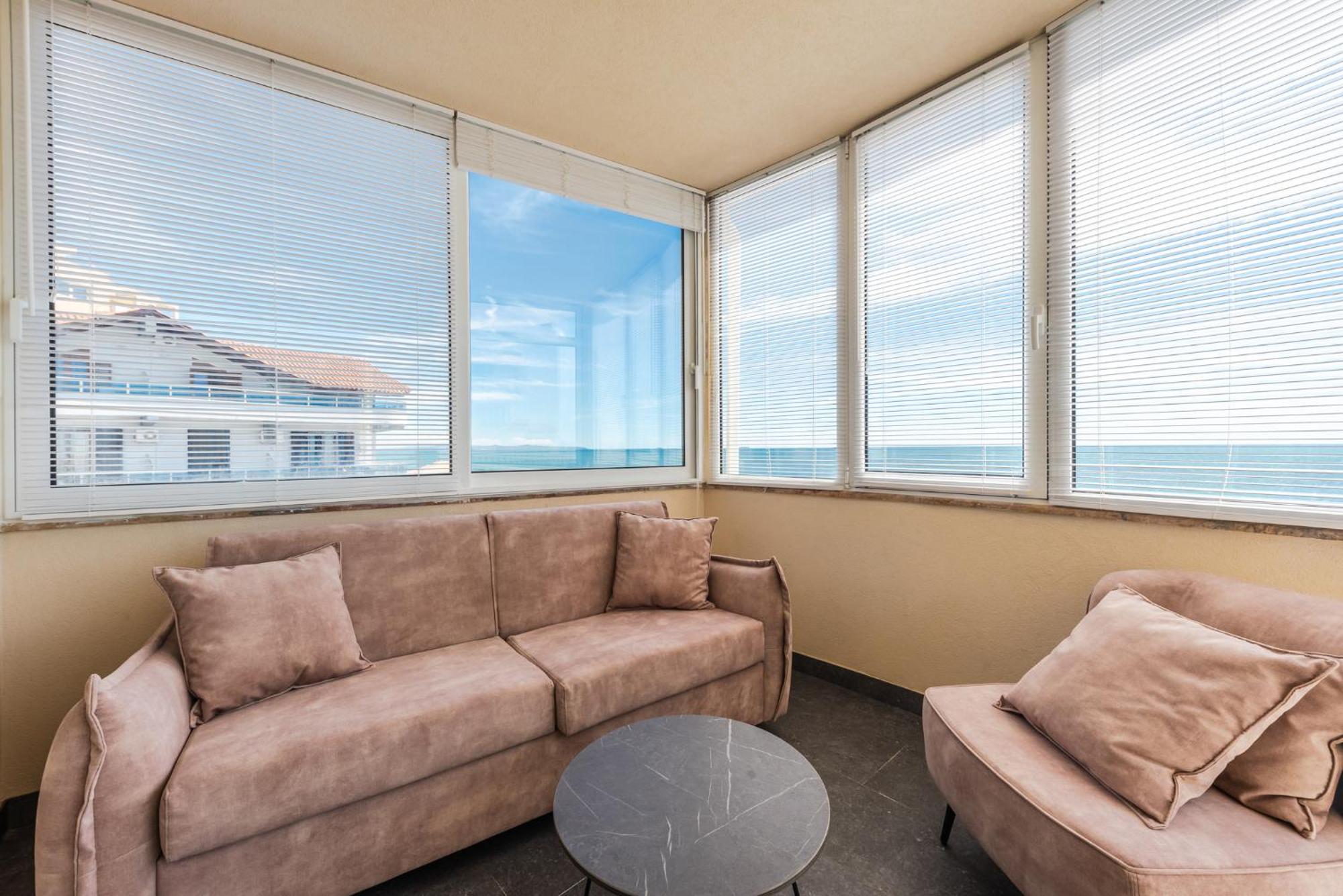 Aragosta Hotel Durres Exterior photo