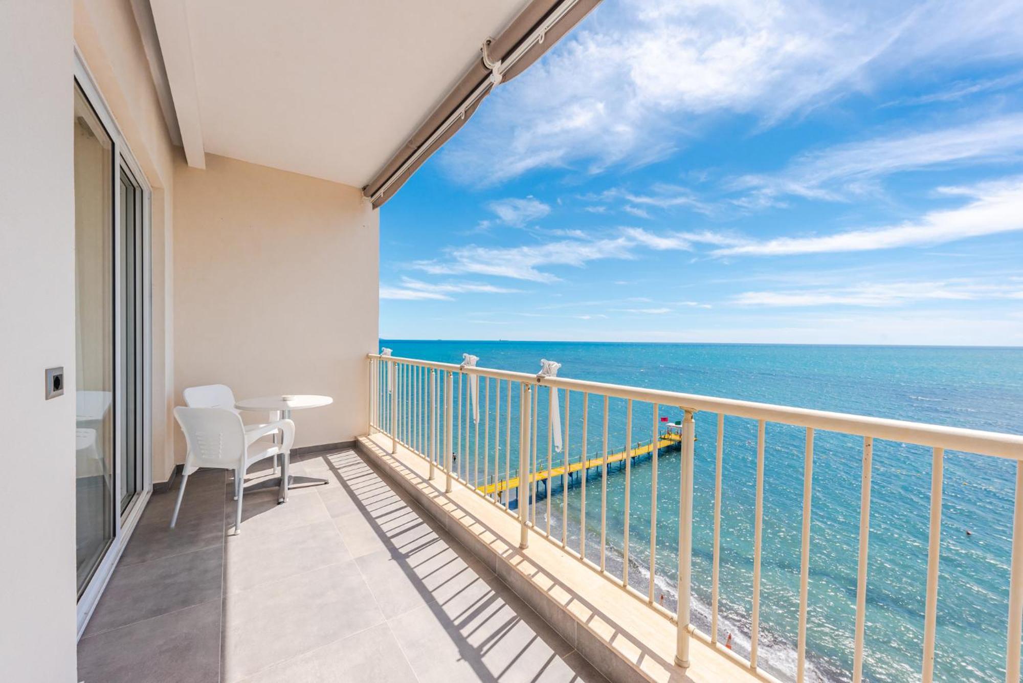 Aragosta Hotel Durres Exterior photo
