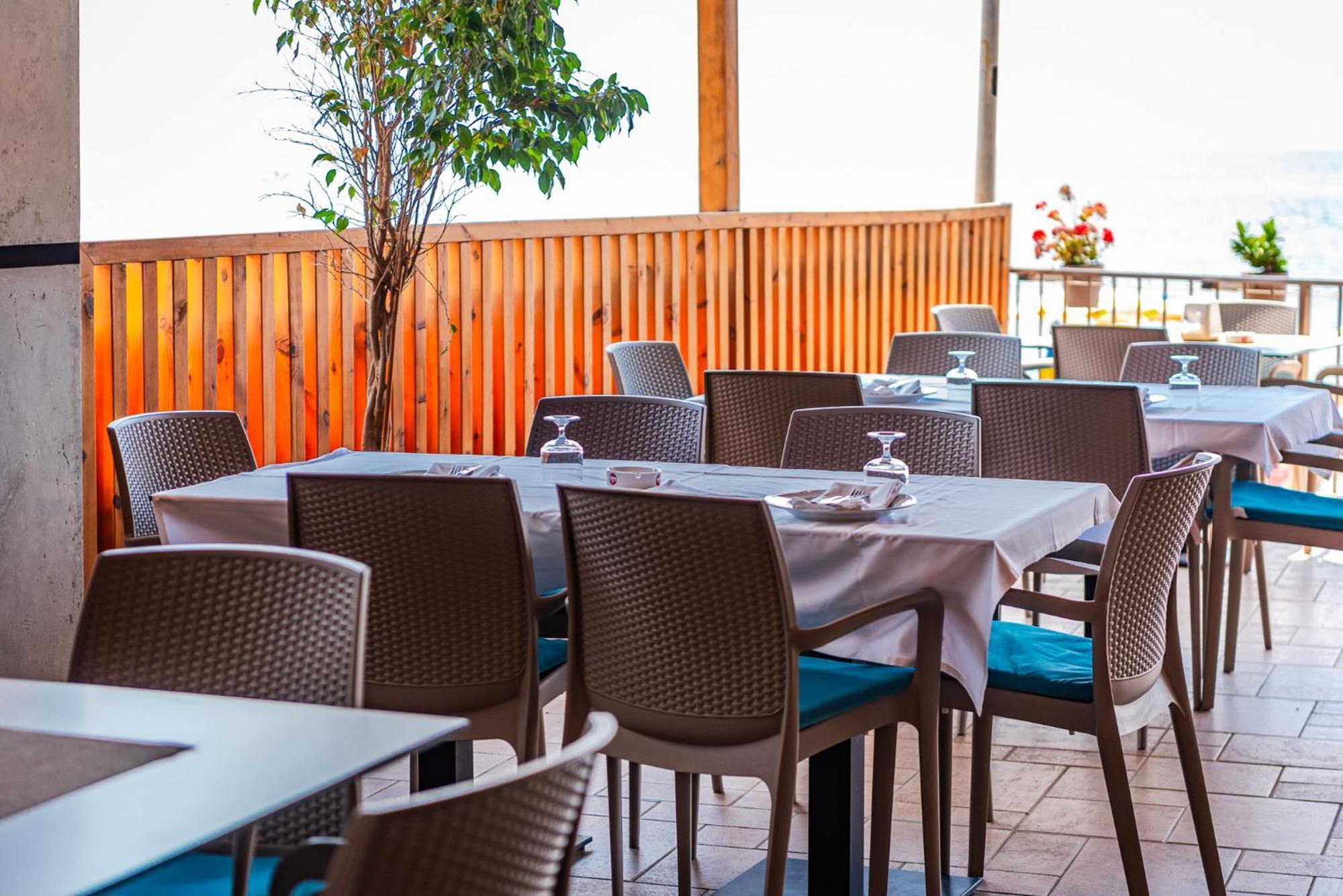 Aragosta Hotel Durres Exterior photo